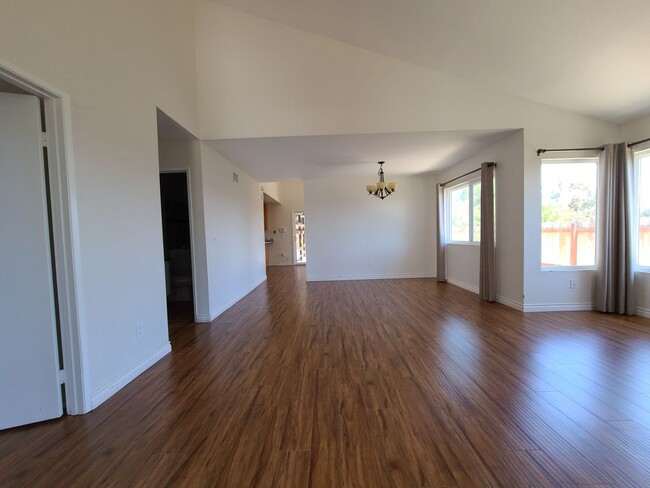 Building Photo - Tierrasanta Home with Gorgeous Views of Tr...