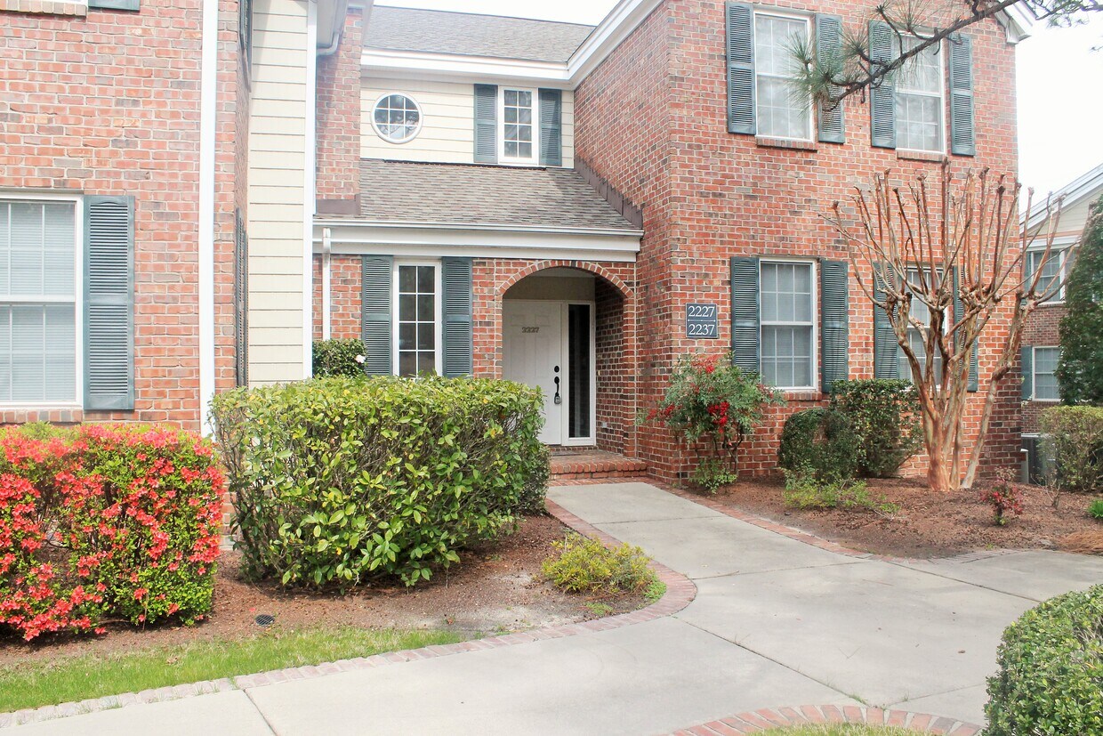 2227 Creswell Dr, Southern Pines, NC 28387 Townhome Rentals in