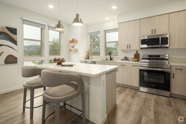 Building Photo - Lilian Frogtown