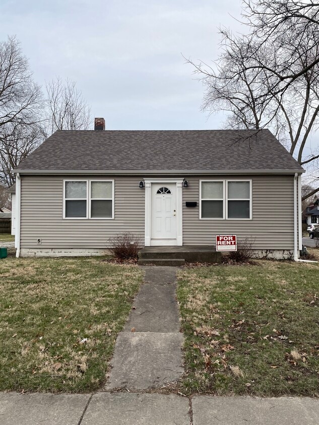 Primary Photo - 1001 E Washington St