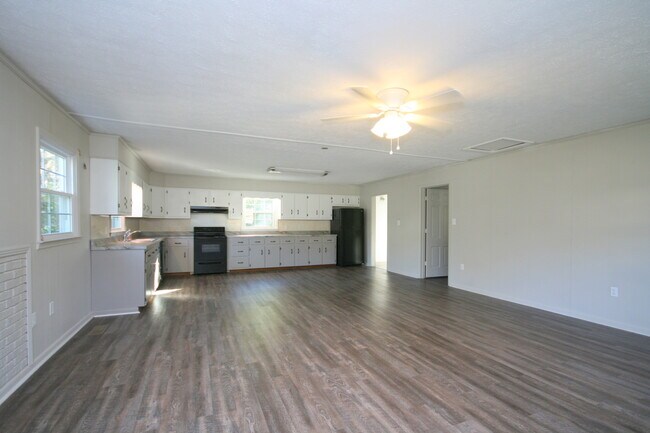 Foto del edificio - 8848 Sims Rd