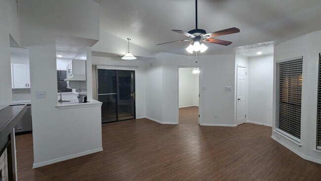 Foto del edificio - 415 Liberty Pl
