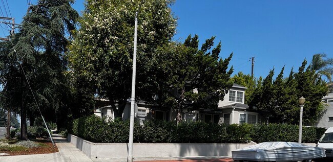 Foto del edificio - 3305 Lowry Rd