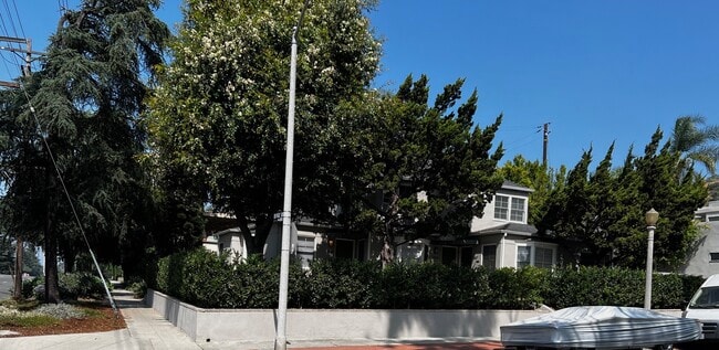 Building Photo - 3305 Lowry Rd