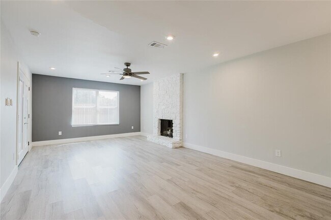 Foto del edificio - 4703 Misty Slope Ln