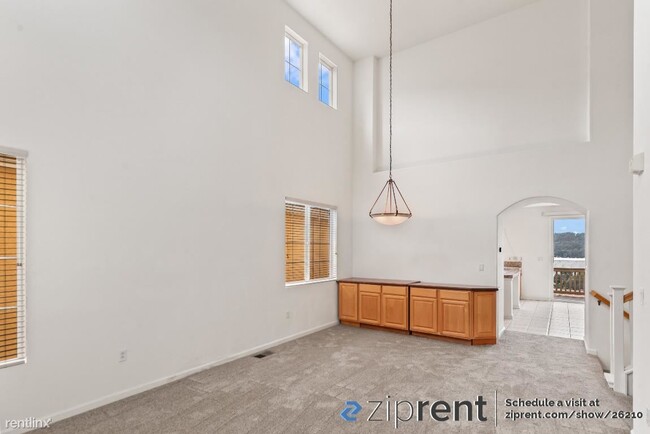Building Photo - 4 br, 2.5 bath House - 290 Bay Ridge Drive...