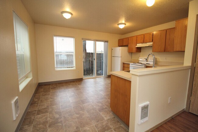 Building Photo - 3548 SE 119th Ave