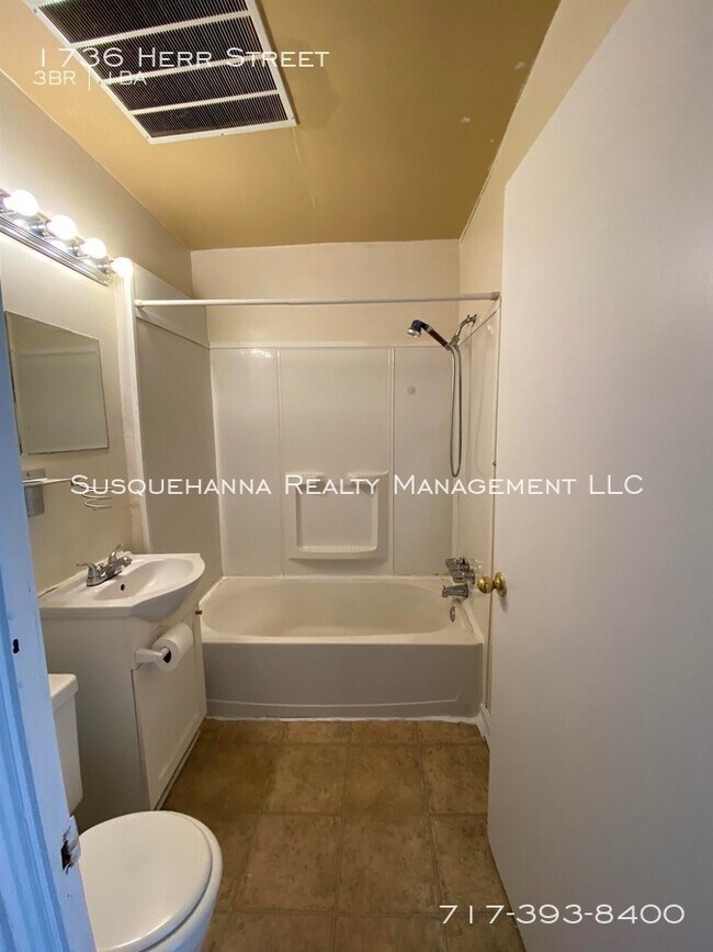 Building Photo - 1736 Herr St