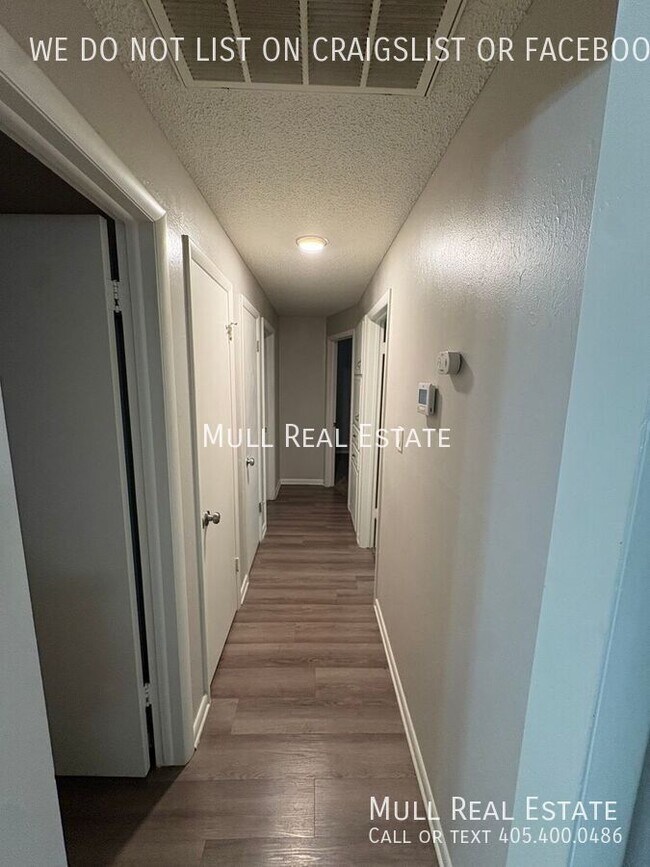 Foto del edificio - 817 Arnold Ave