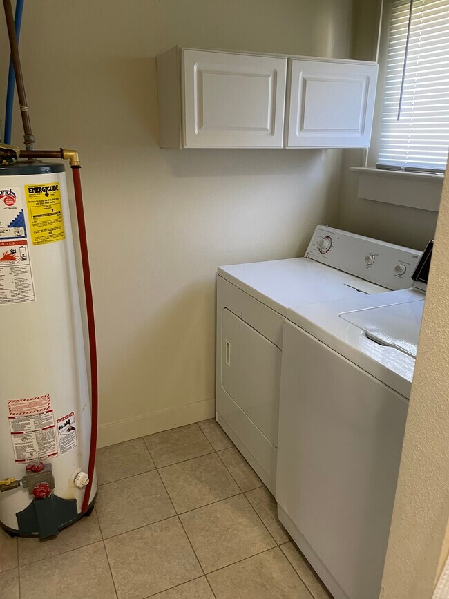 121 E Park St, Taylorville, IL 62568 House Rental in Taylorville, IL