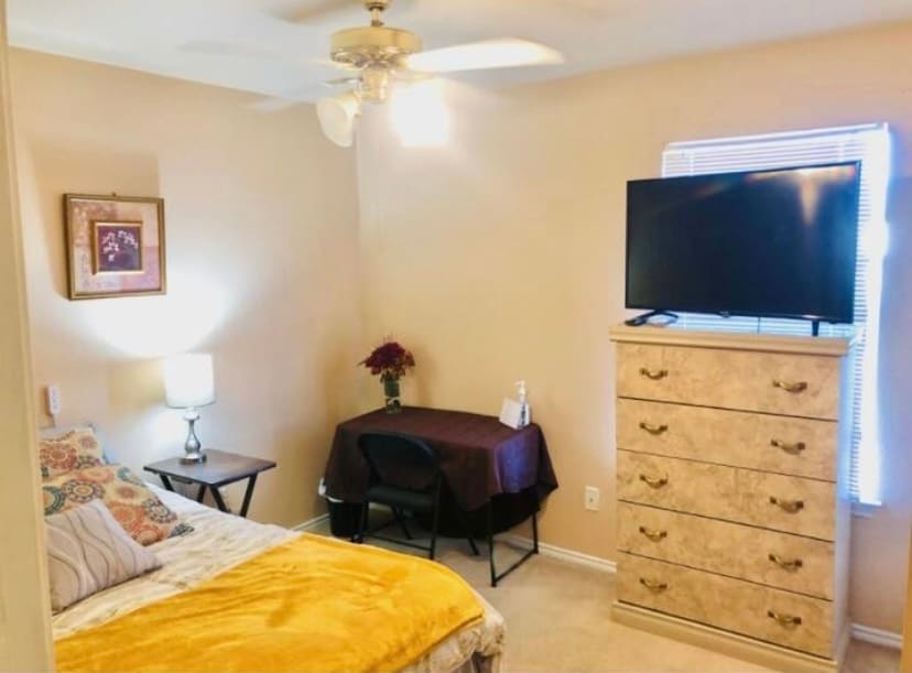 QUEEN PRIVATE BEDROOM - 7707 Copper Cave