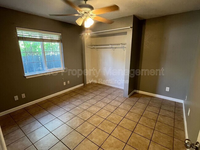 Foto del edificio - 35 W Emerson Ave