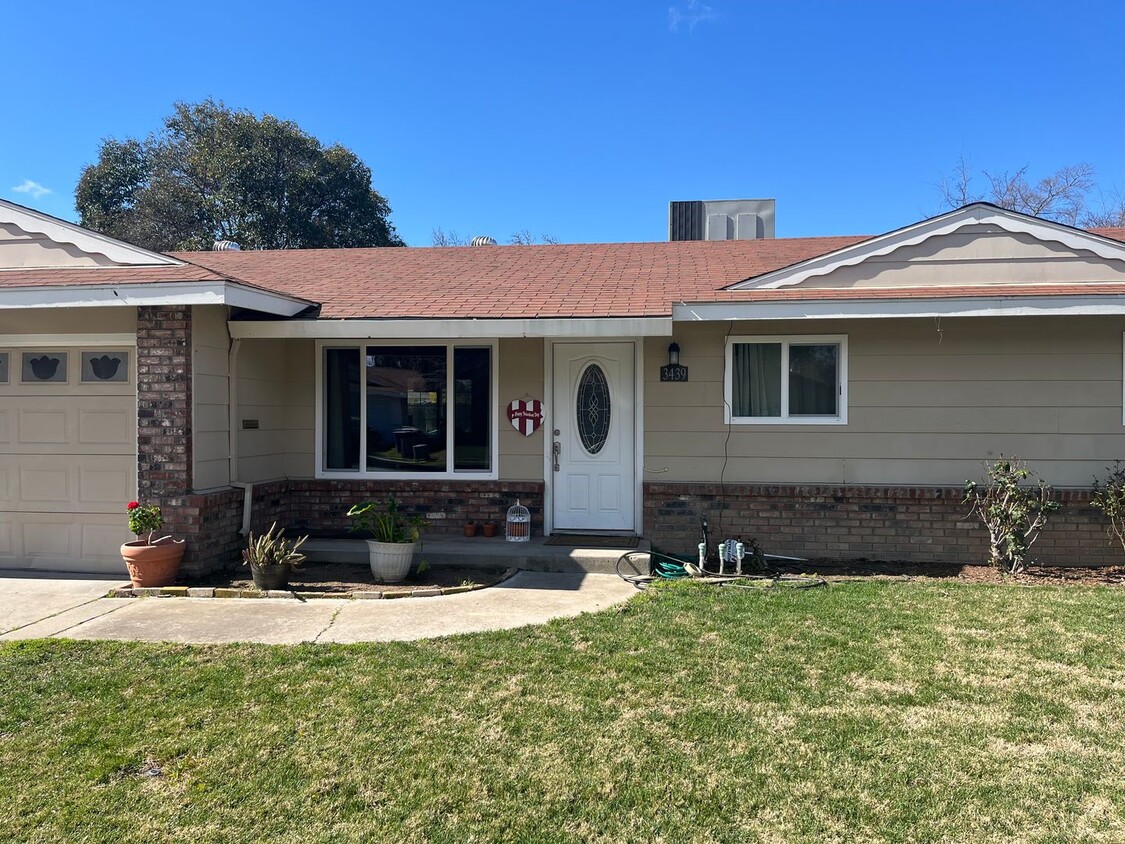 Foto principal - Beautiful Remodeled Home in North Merced