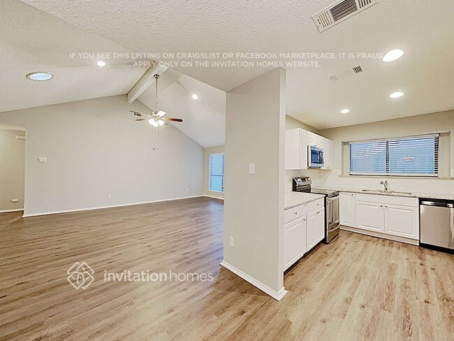 Building Photo - 1213 Colony St