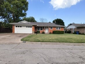 Building Photo - 215 S 118th E Ave