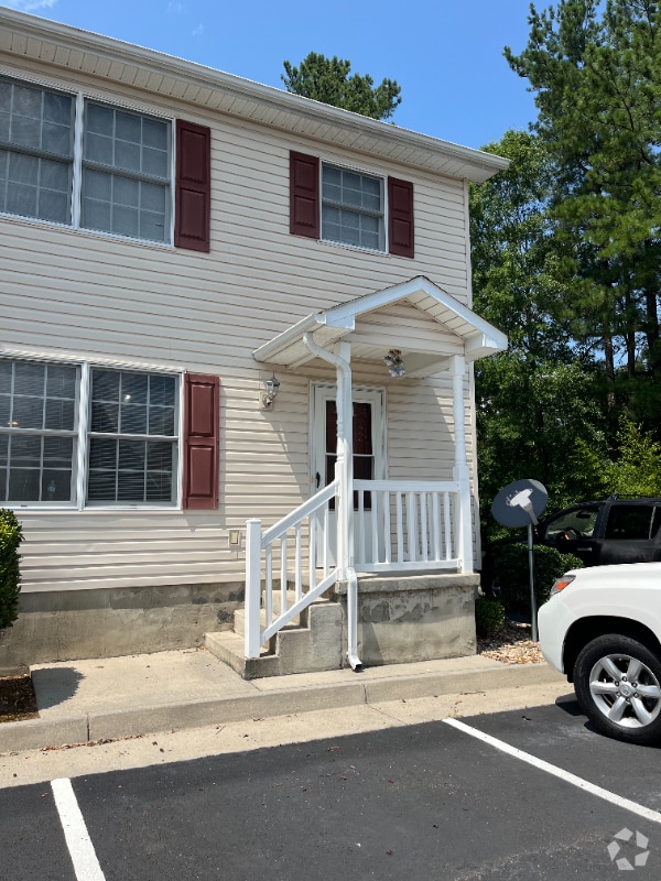 Building Photo - 3560 Franklin Turnpike