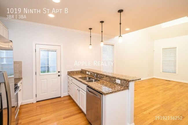 Building Photo - 1019 9th St