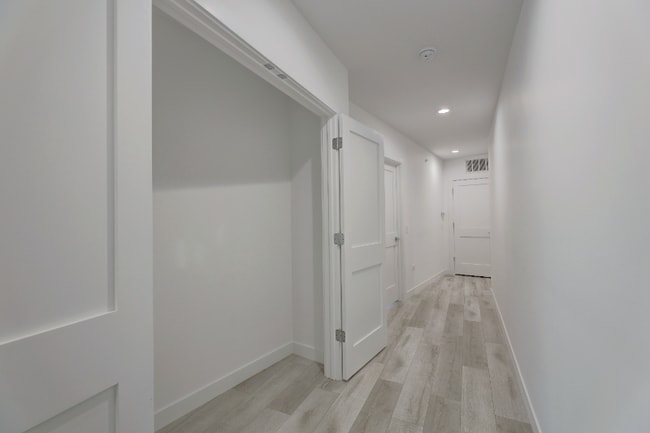 Foto del edificio - 8110 Lincoln Ave