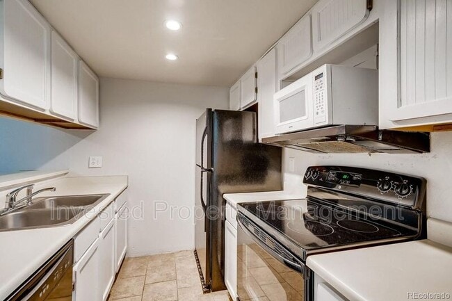 Building Photo - 540 S Forest St