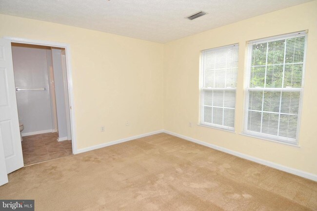 Building Photo - 708 Summer Ridge Ct