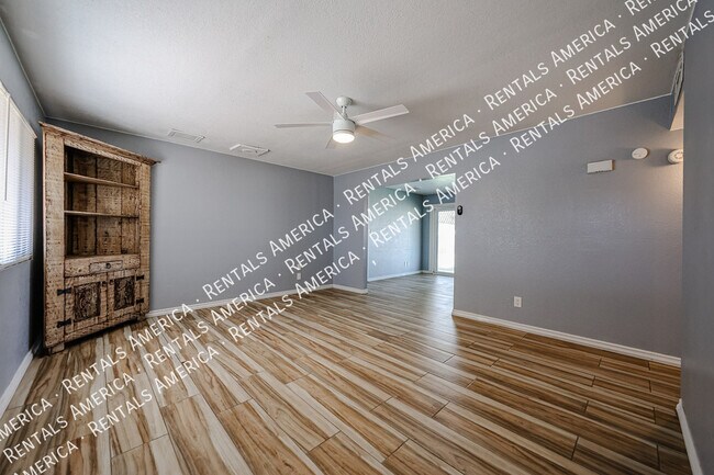 Foto del edificio - 15851 N 23rd St