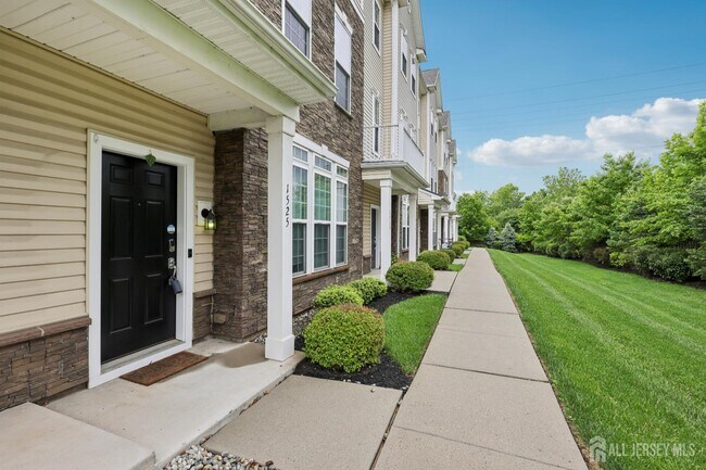 Foto del edificio - 1525 Hudson Cir