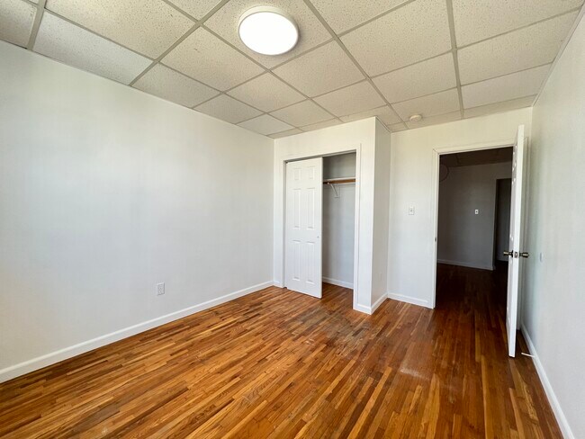 175 W 48th St 11 - 181 W 48th St