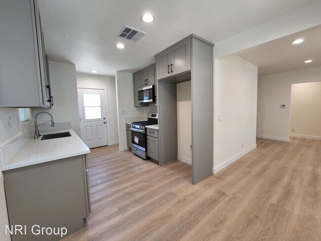 Building Photo - 3 br, 2 bath House - 1330 S Garnsey St,