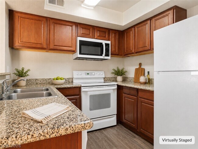 Foto del edificio - 6800 E Lake Mead Blvd