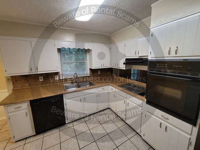 Building Photo - 1158 Wheatley Dr SW