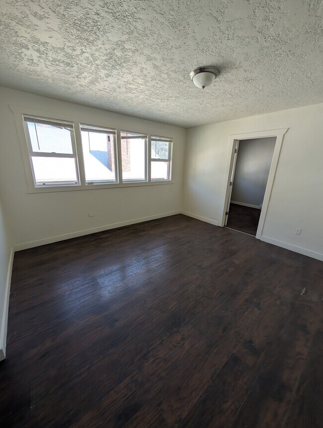 Foto del edificio - 228 W 100 N