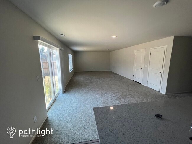 Foto del edificio - 9232 Fairybell Street SE, Tumwater, WA, 98501