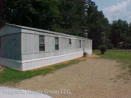 Building Photo - 490 Jeane Chapel Rd