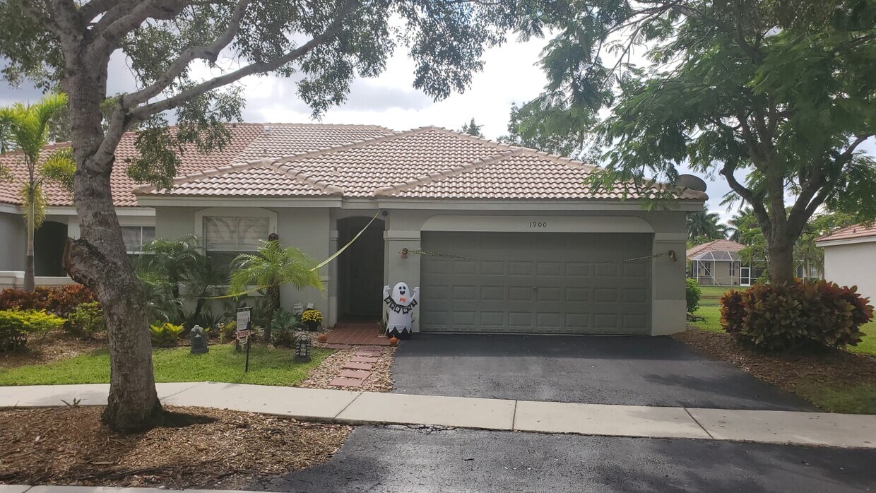 Foto principal - 1900 Andromeda Ln