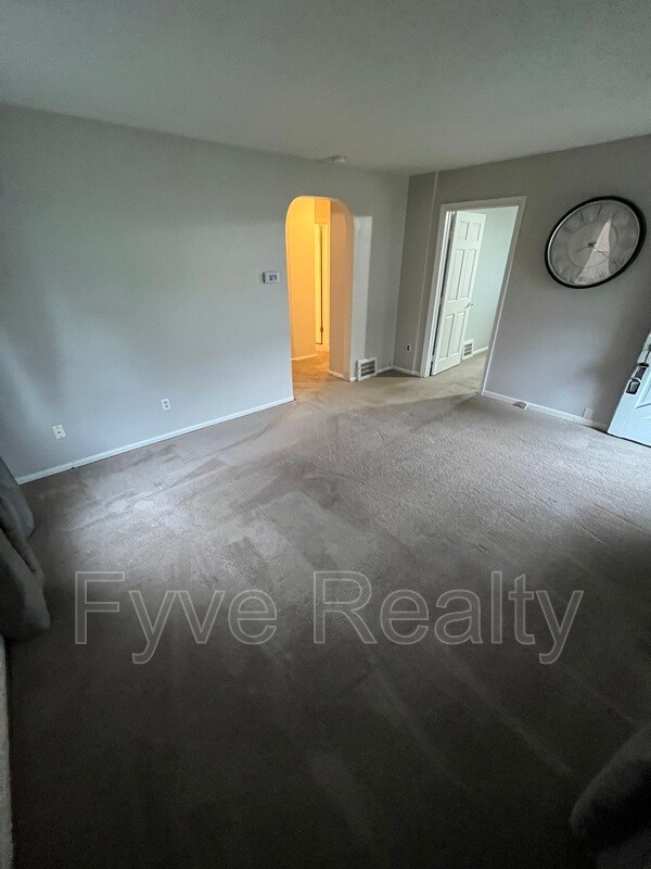Foto del edificio - 7475 Lanier Dr