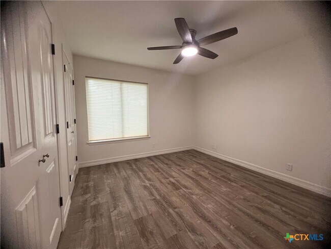 Foto del edificio - 1033 Parkview Dr