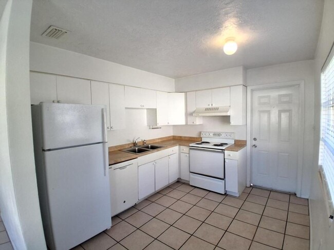 Building Photo - 2506 47th Ave Dr W