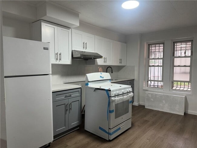 Building Photo - 341 51st St