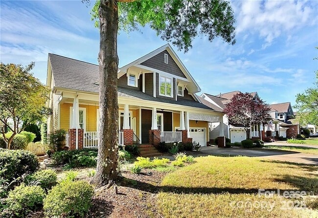 Building Photo - 2300 Mirow Pl