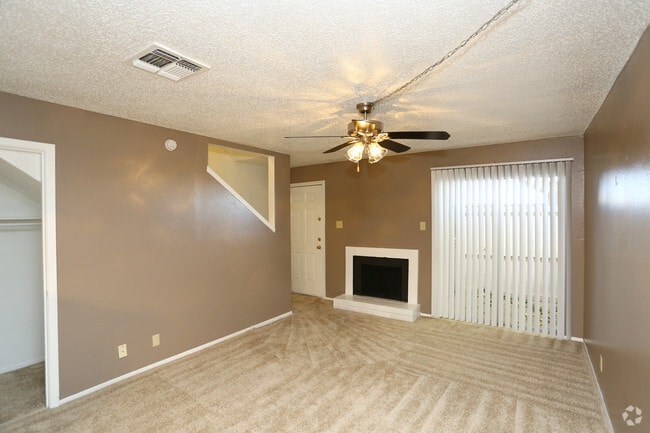 1BR-1BA B Living Room - Hemingway House Apartments