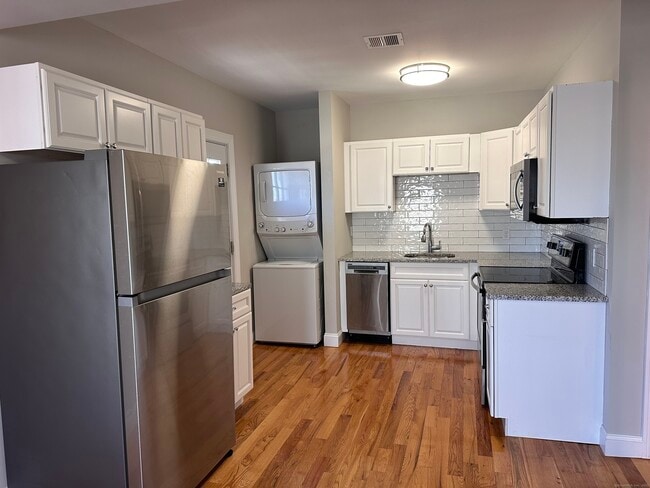 Building Photo - 41 Darina Pl