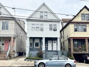 Building Photo - 469 Avenue A