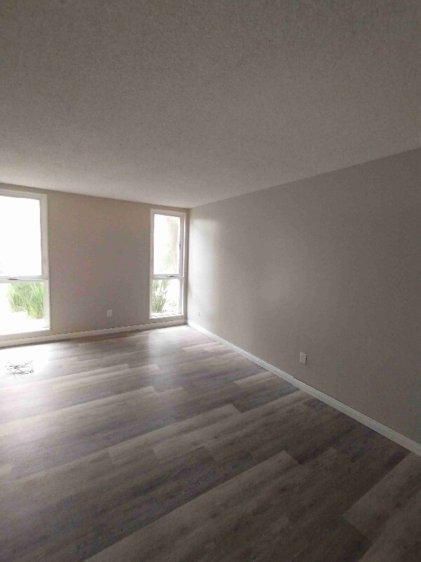 Foto principal - 3700 Dean Dr