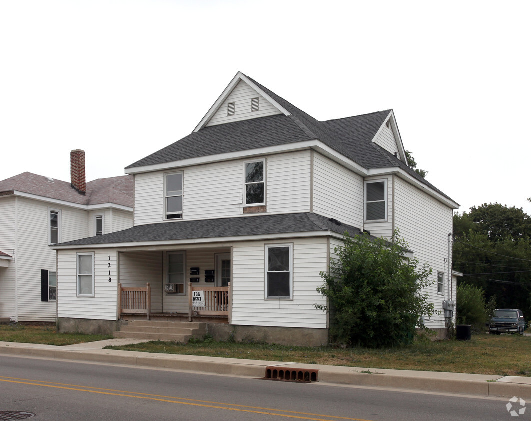 Building Photo - 1218 S 18th St