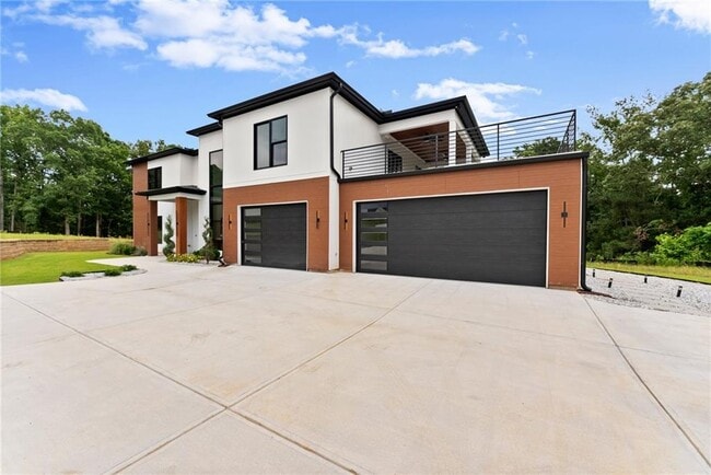 Building Photo - 151 S Pointe Dr