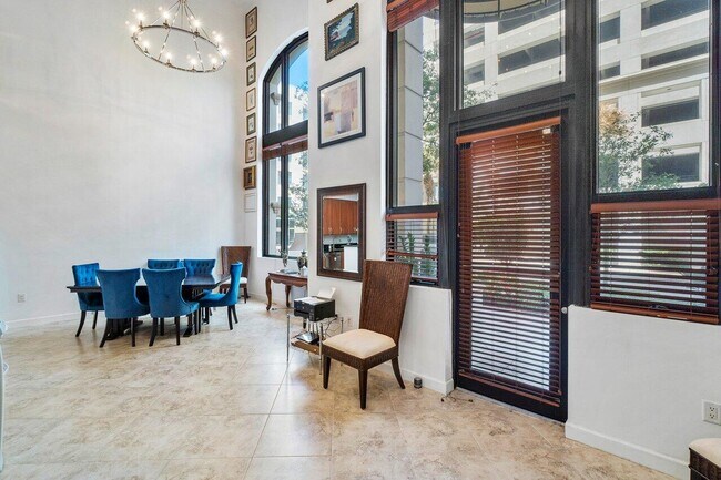 Foto del edificio - 801 S Olive Ave