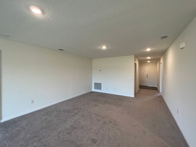 Foto del edificio - Stylish 4 Bedroom
