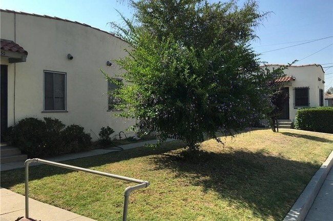 Building Photo - 5318 Cedar Ave