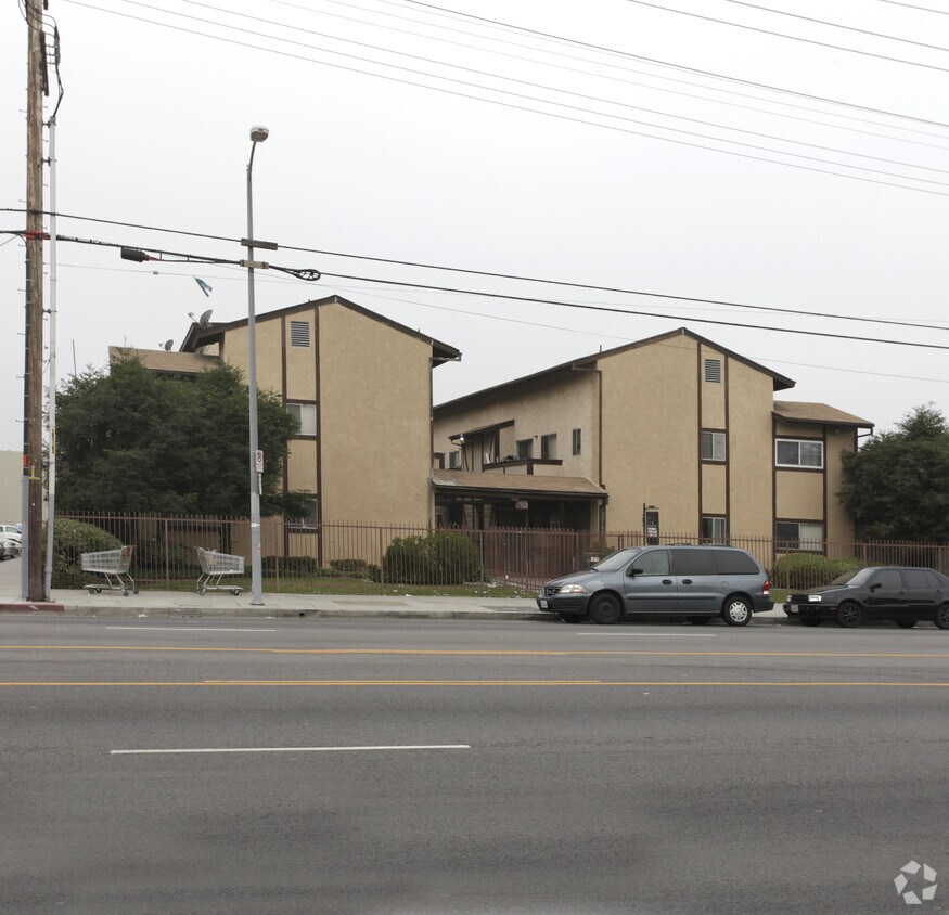 Building Photo - North Pointe Rayen Apartments