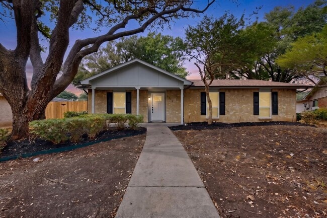 Building Photo - 5013 Windy Meadow Dr